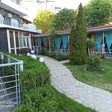 Danita Apartments & Diva Restaurant Bbq&Pool Bar Varna Exterior foto