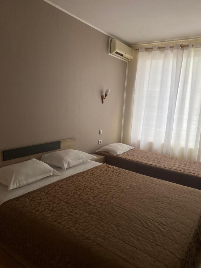 Danita Apartments & Diva Restaurant Bbq&Pool Bar Varna Exterior foto