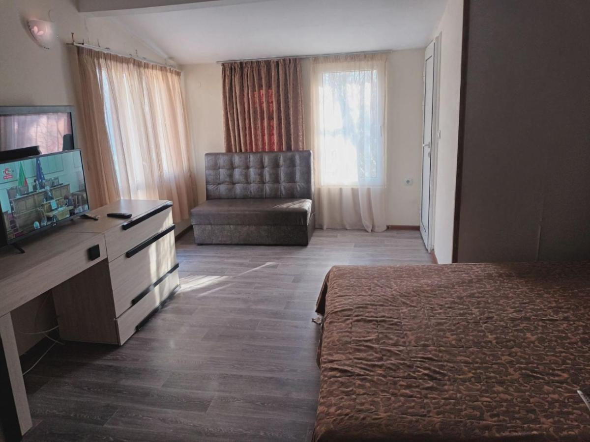 Danita Apartments & Diva Restaurant Bbq&Pool Bar Varna Exterior foto