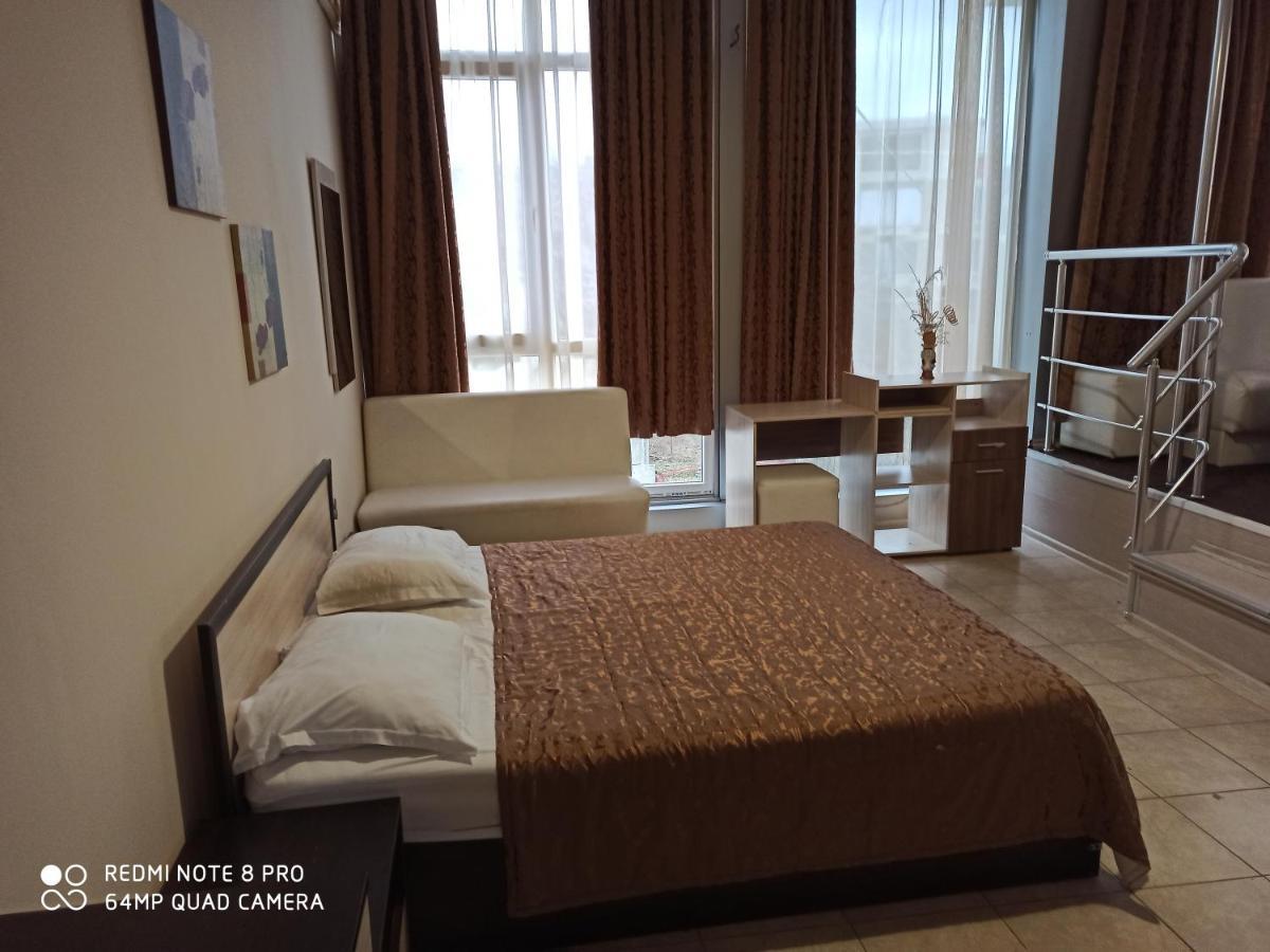 Danita Apartments & Diva Restaurant Bbq&Pool Bar Varna Exterior foto