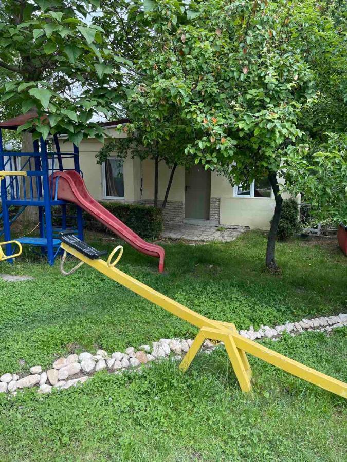 Danita Apartments & Diva Restaurant Bbq&Pool Bar Varna Exterior foto